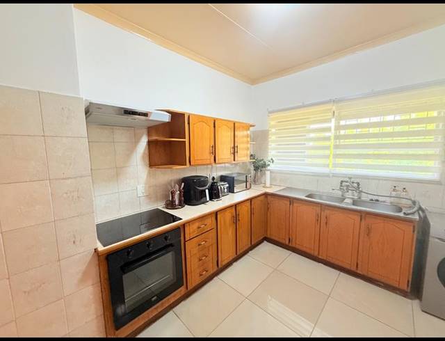 2 BEDROOM APARTMENT FOR SALE IN VANDERBIJLPARK CE 3